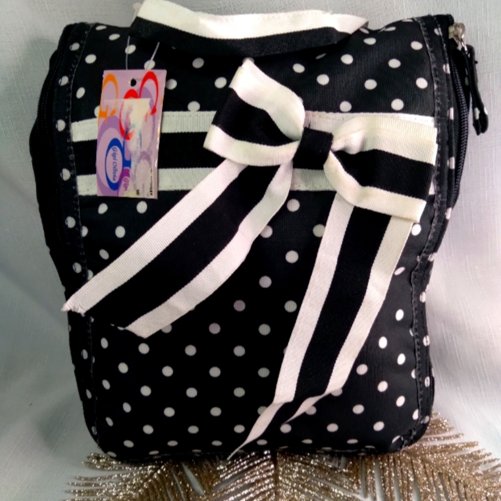 Gigi Olivia travel organizer